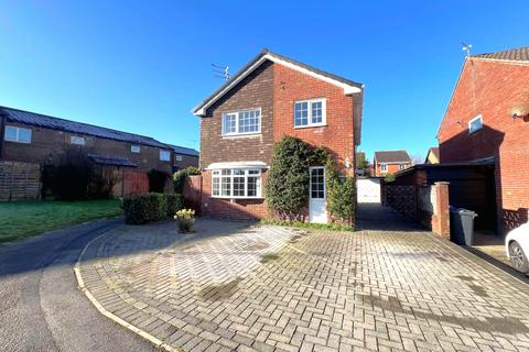 4 bedroom detached house for sale, Compton Close, Carleton FY6