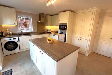 4 bedroom detached house for sale, Compton Close, Carleton FY6