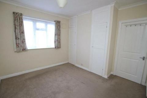 2 bedroom flat to rent, Watling Court, High Street North, Dunstable, Bedfordshire. LU6 1DB