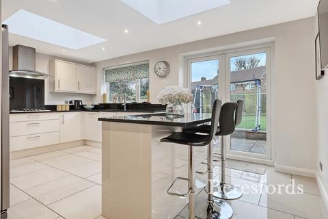 3 bedroom semi-detached house for sale, Lower Cloister, Billericay, CM11