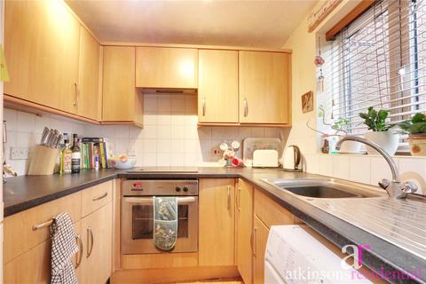 2 bedroom apartment for sale, Woodridge Close, Enfield, Middlesex, EN2