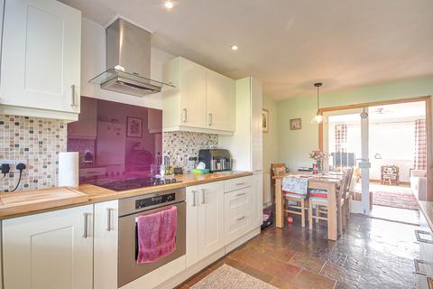 16 Byfords Road, Huntley, Gloucester, GL19 3EL