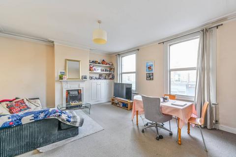 1 bedroom flat for sale, Battersea Park Road, Battersea, London, SW11