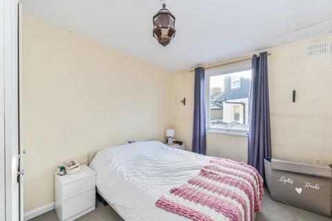 1 bedroom flat for sale, Battersea Park Road, Battersea, London, SW11