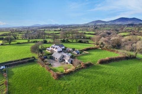 2 bedroom detached bungalow for sale, Cefn Gadlas, Llangybi