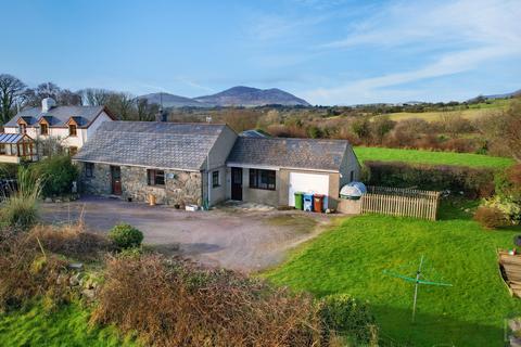 2 bedroom detached bungalow for sale, Cefn Gadlas, Llangybi