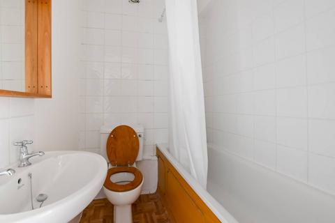 1 bedroom flat to rent, Du Cane Court, Balham, London, SW17