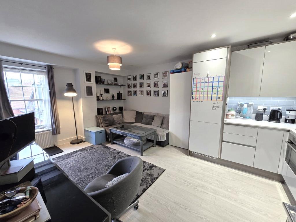 Lounge/ Kitchen