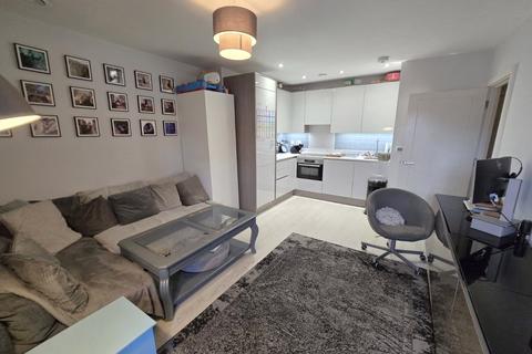 1 bedroom apartment for sale, Windsor Street,, Uxbridge, Greater London, UB8