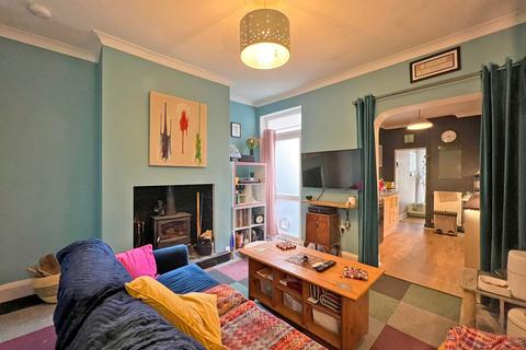 37 Court Road, Wolverhampton, WV6 0JN