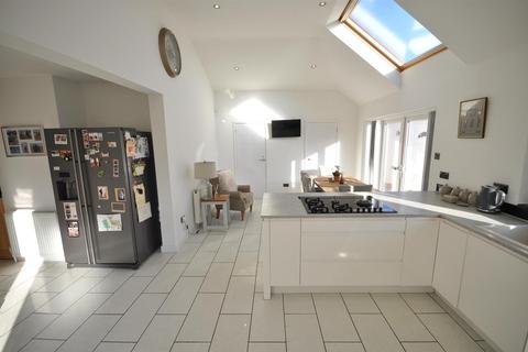29 Ashburnham Road, Thorne, Doncaster, DN8 5AE