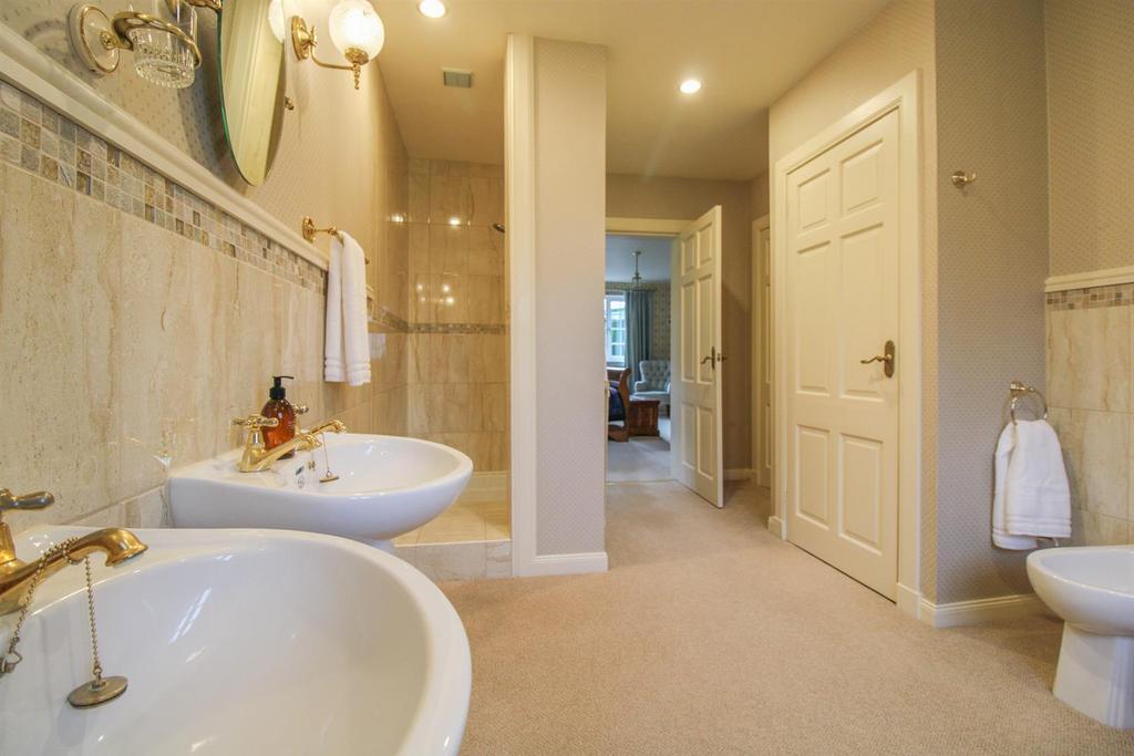 EN-SUITE SHOWER ROOM (2)-2.jpg