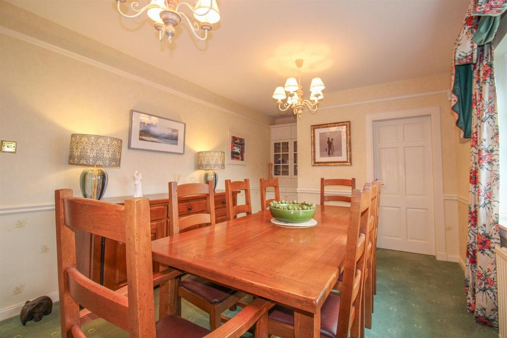 DINING ROOM (2)-2.jpg