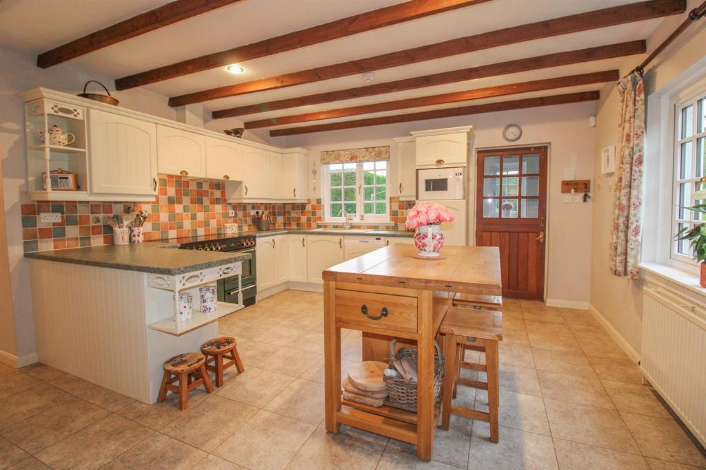 KITCHEN-DINER.jpg