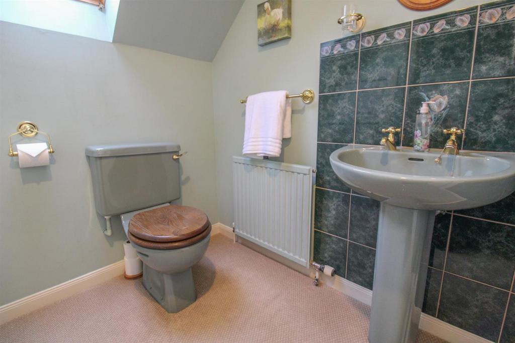 SHOWER ROOM (2).jpg