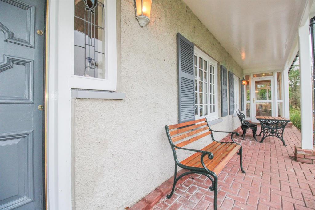 FRONT PORCH.jpg