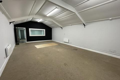 Office to rent, Ongar