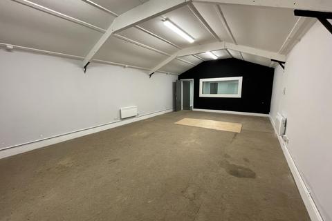 Office to rent, Ongar