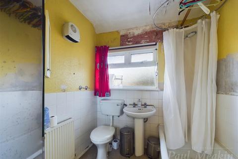 43 Salcot Crescent, New Addington, Croydon, CR0 0JN
