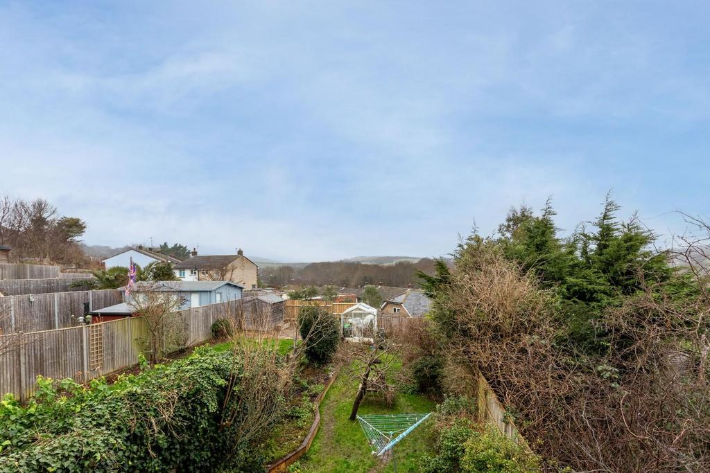 Sharpthorne Crescent-12.jpg
