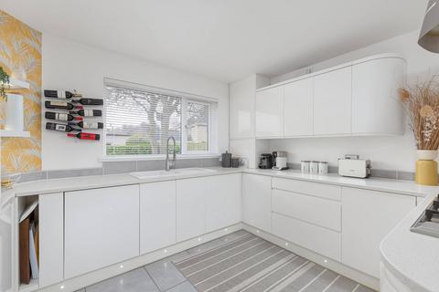 16b Craigleith Drive, Edinburgh, EH4 3HQ