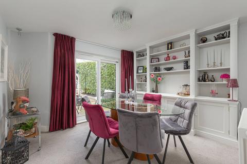 16b Craigleith Drive, Edinburgh, EH4 3HQ