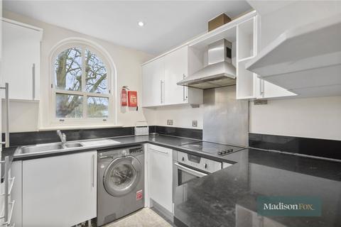 2 bedroom apartment for sale, Station Road, Essex IG10