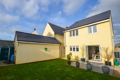 4 bedroom detached house for sale, 140 Gilbert Road, Bodmin, PL31 2FF