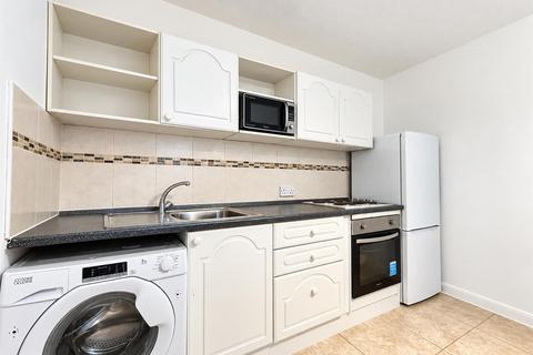 1 bedroom apartment to rent, Waterside, Uxbridge UB8