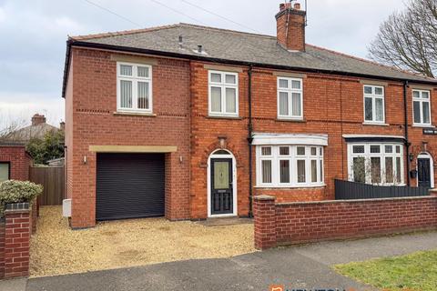 4 bedroom semi-detached house for sale, Salisbury Road, Newark NG24