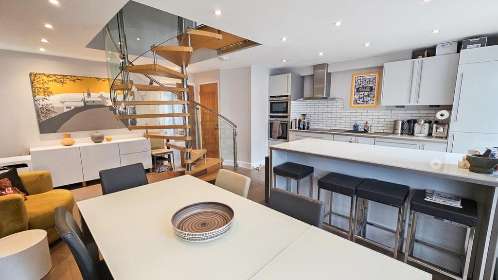 To Book A Viewing Call TPS Lostwithiel 01208 87272