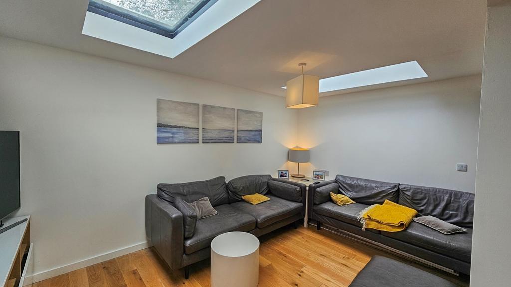 To Book A Viewing Call TPS Lostwithiel 01208 87272