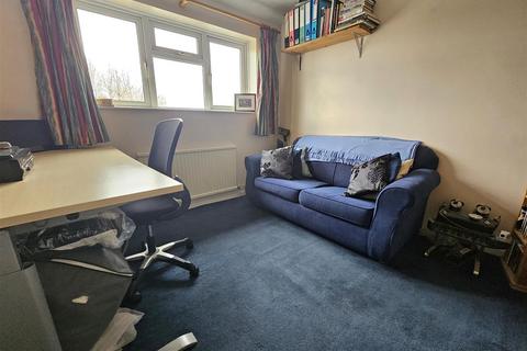 70 Beechcroft Road, Longlevens, Gloucester, GL2 9HF
