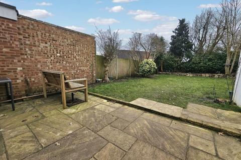 70 Beechcroft Road, Longlevens, Gloucester, GL2 9HF