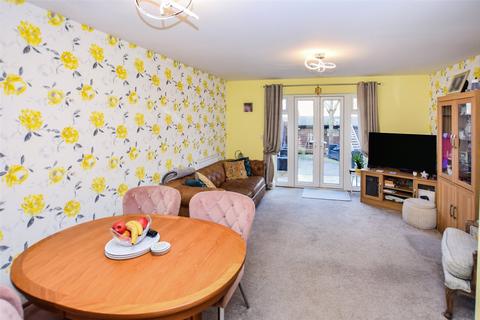 2 bedroom terraced house for sale, Kenley Place, Hampshire GU14