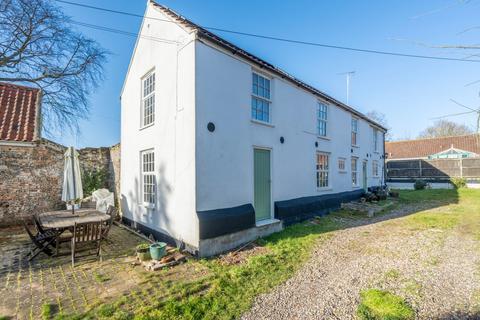 3 bedroom detached house for sale, Yarmouth Road, Ormesby