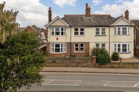 4 bedroom semi-detached house for sale, Walton Road, Aylesbury HP21