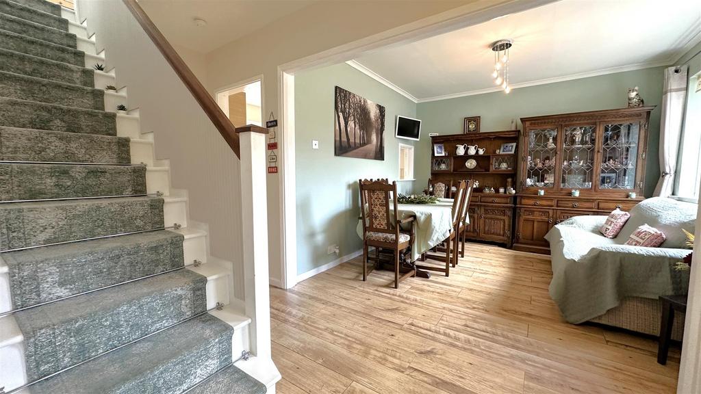 Entrance Hall/Dining Room