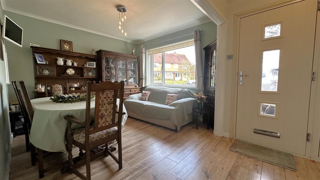 Entrance Hall/Dining Room