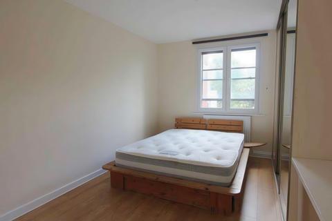 2 bedroom flat to rent, London W11