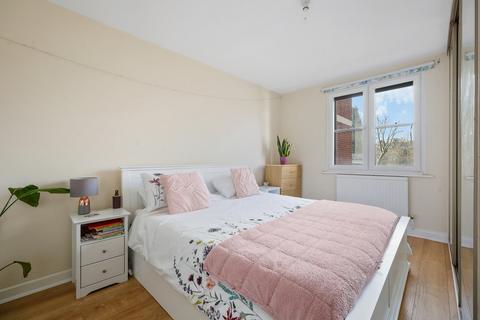 2 bedroom flat to rent, London W11