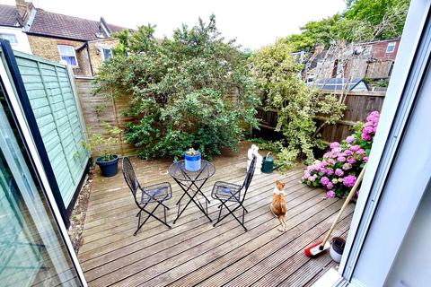 2 bedroom terraced house to rent, Elderton Road, Sydenham SE26