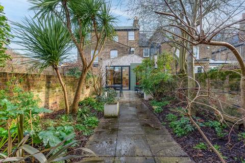 4 bedroom terraced house for sale, Bouverie Road, London, N16