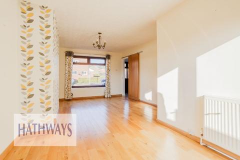 3 bedroom terraced house to rent, Pembroke Place, Llanyravon, NP44