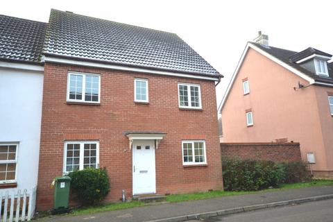 4 bedroom semi-detached house to rent, Pearl Drive, Braintree CM7