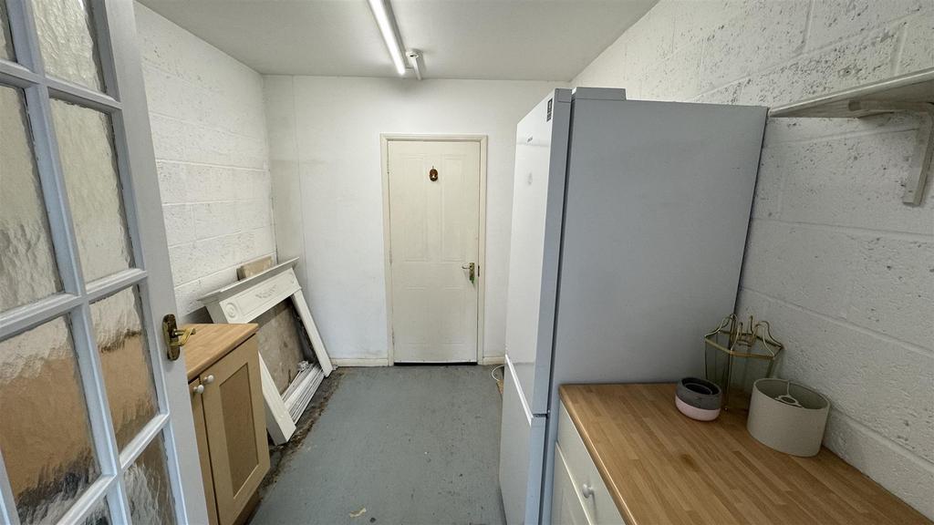 Utility/Garage
