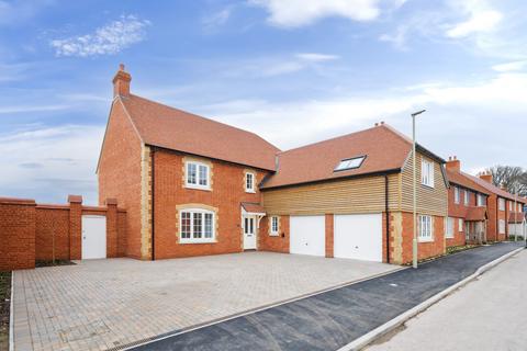 5 bedroom detached house for sale, Mountbatten Park, Hoe Lane, North Baddesley, Hampshire, SO52