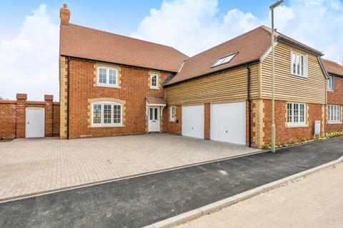 5 bedroom detached house for sale, Mountbatten Park, Hoe Lane, North Baddesley, Hampshire, SO52