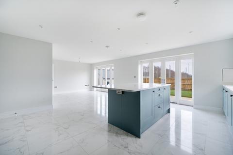 5 bedroom detached house for sale, Mountbatten Park, Hoe Lane, North Baddesley, Hampshire, SO52