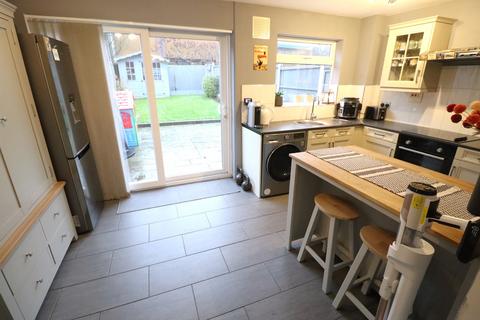 3 bedroom semi-detached house for sale, Old Mead, EASTWOOD BORDER, Southend-on-Sea, SS2